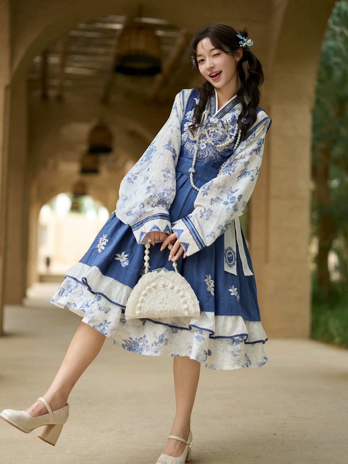 Qing Hua Jing ：Blue Porcelain Mirror
