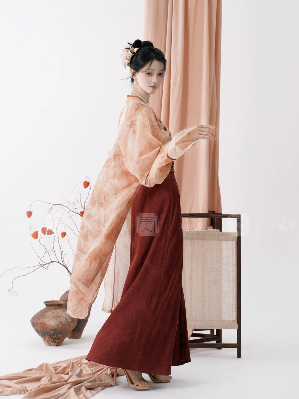 Lookbook Series Tong Dew Autumn Song Hanfu