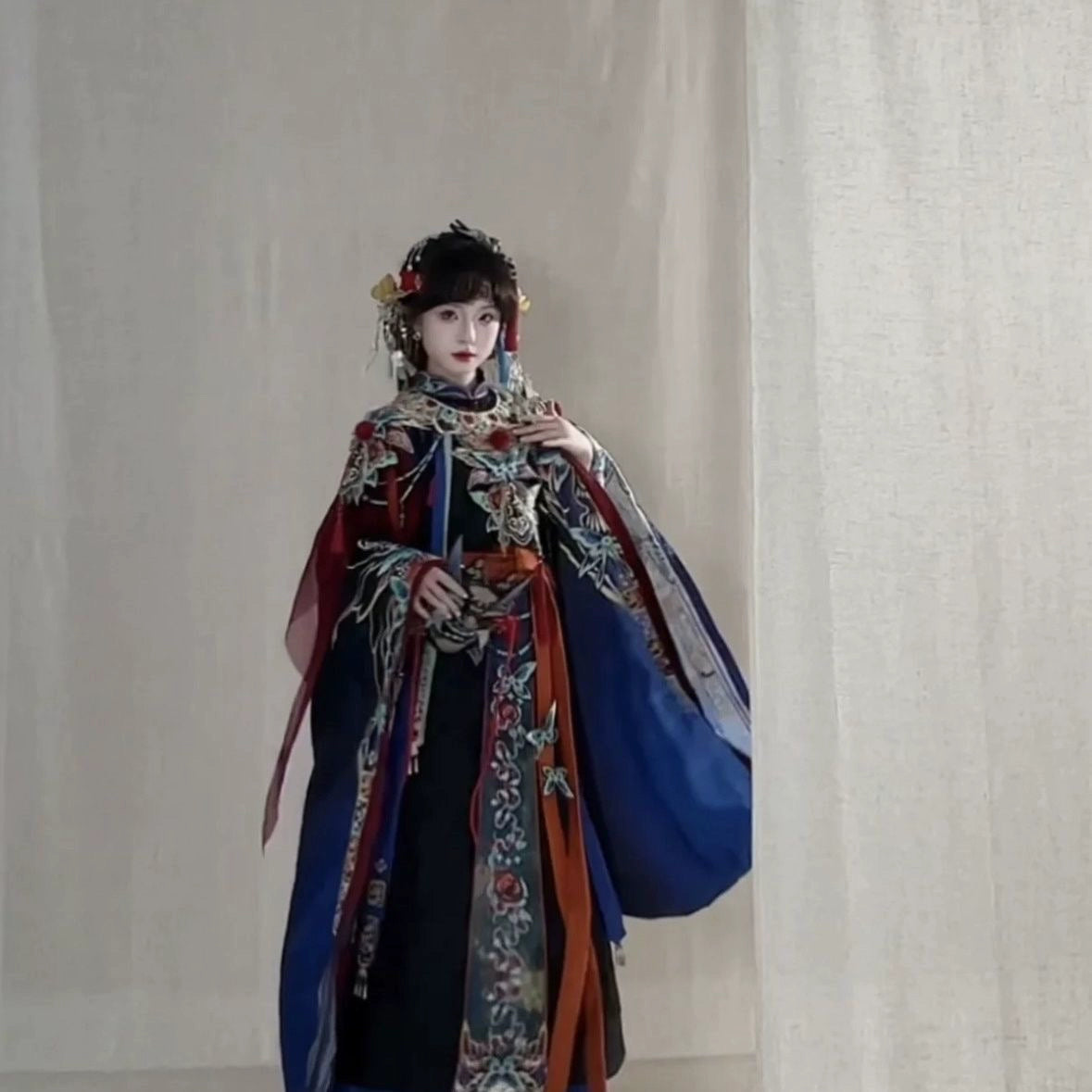 Cloud-Kissing Nature Series Nuo Opera Ming Hanfu