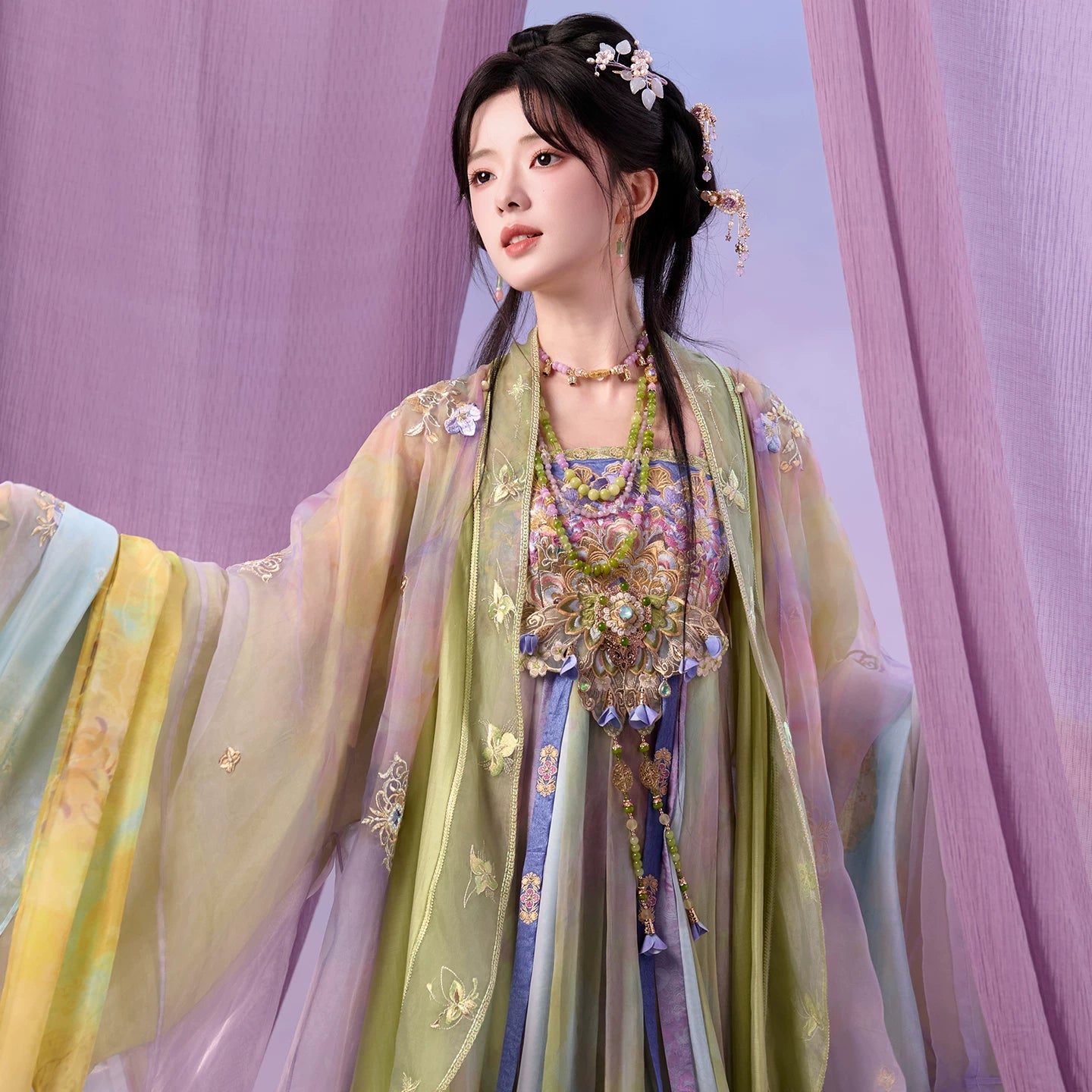 Bai Hua Bao Xiang : Floral Majesty