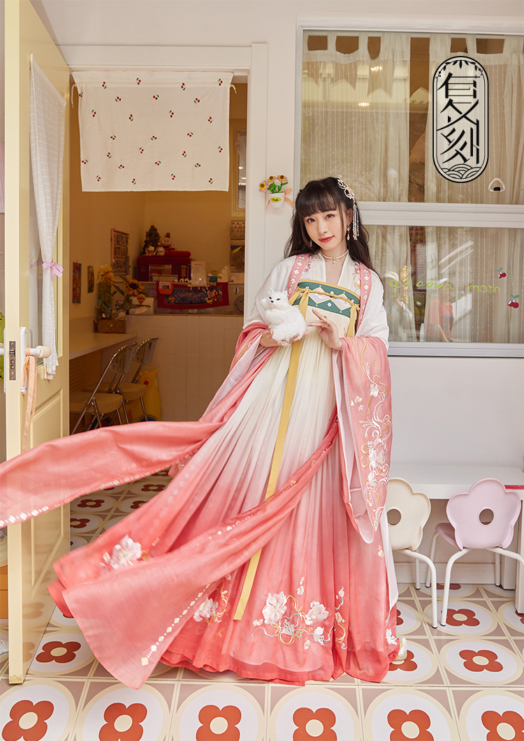 Fen Yingning : Powdered Innocence-Large Sleeve Shirt