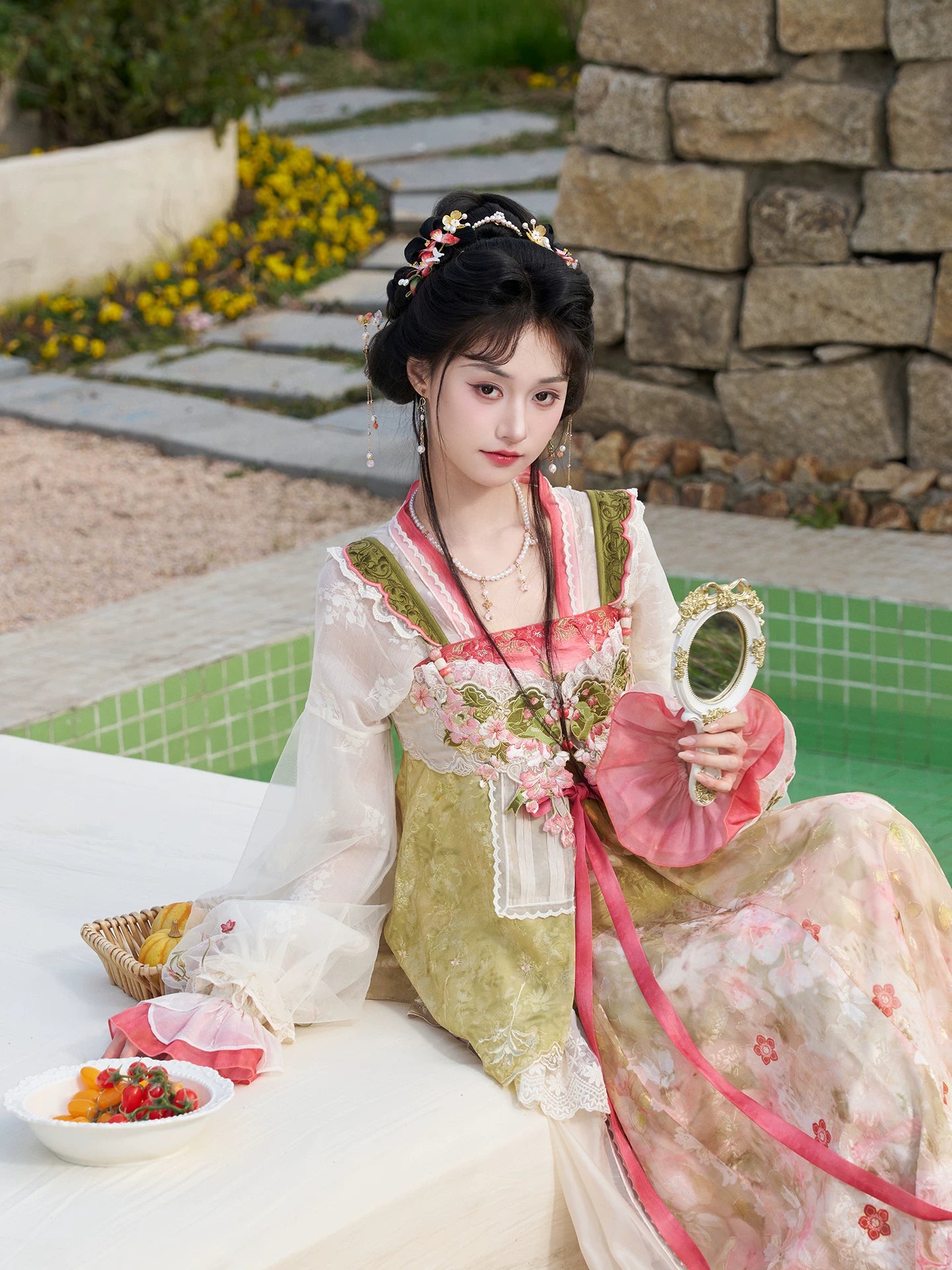 Chi Shang Hai Tang : Poolside Crabapple