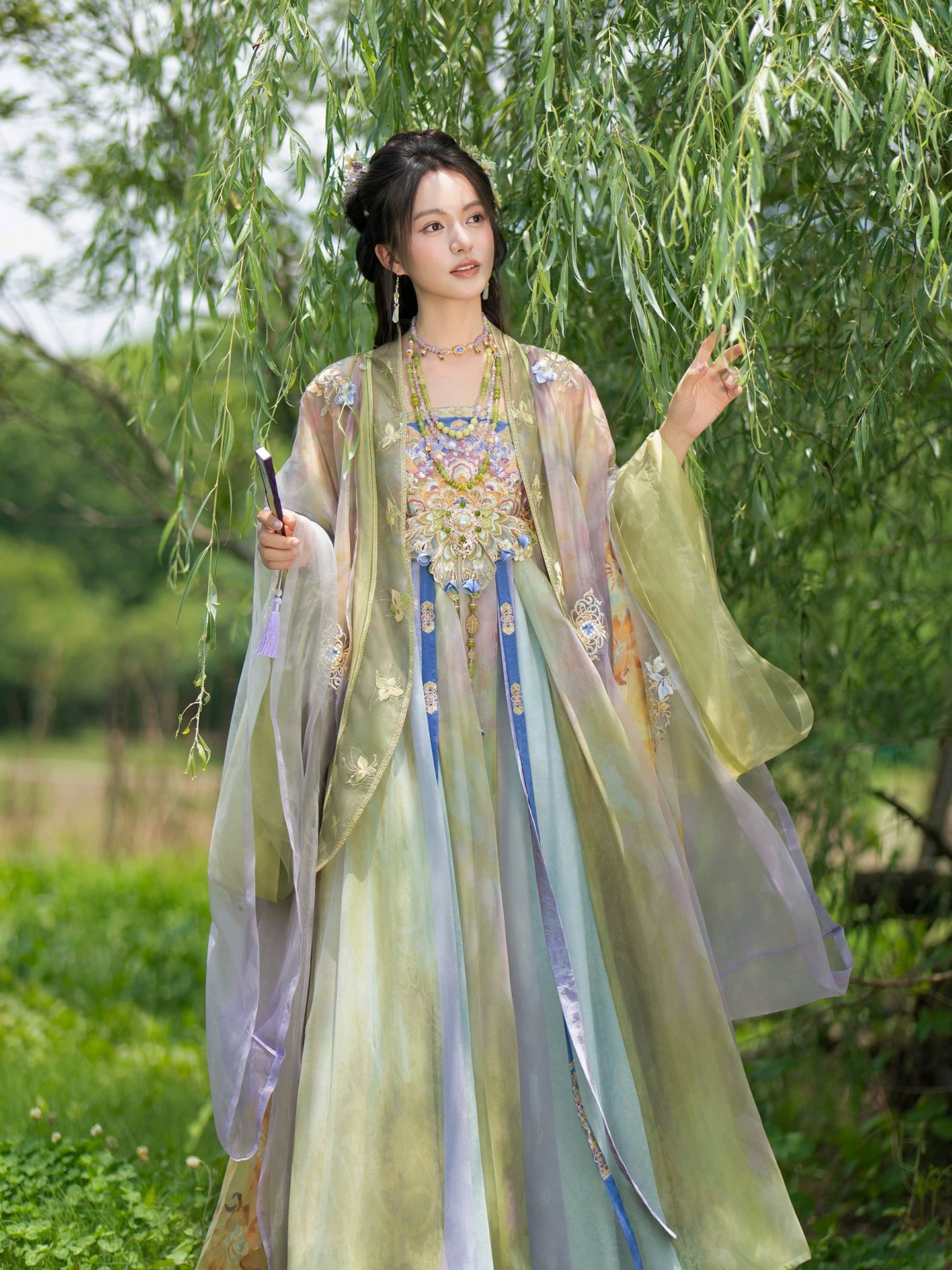 Bai Hua Bao Xiang : Floral Majesty