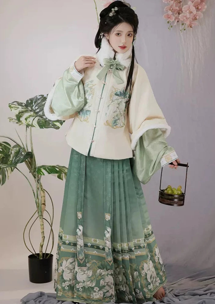 Original Hanfu: Ming Dynasty Inspired Winter Ensemble for Women