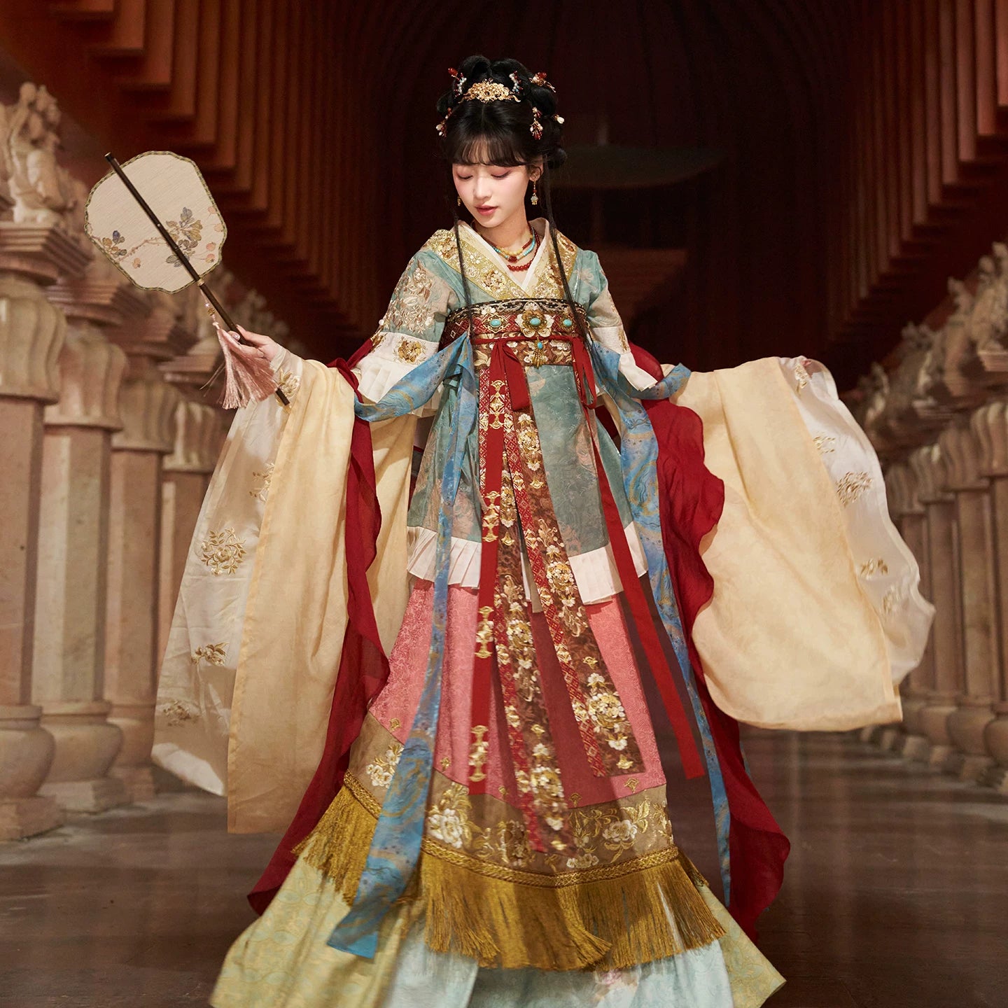 Qing Luan Bao Ping : Azure Phoenix Treasure Vase