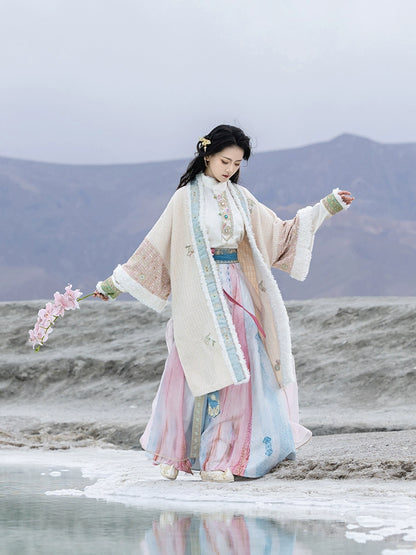 Tianshan Qingyun : Celestial Mountain Noble Clouds