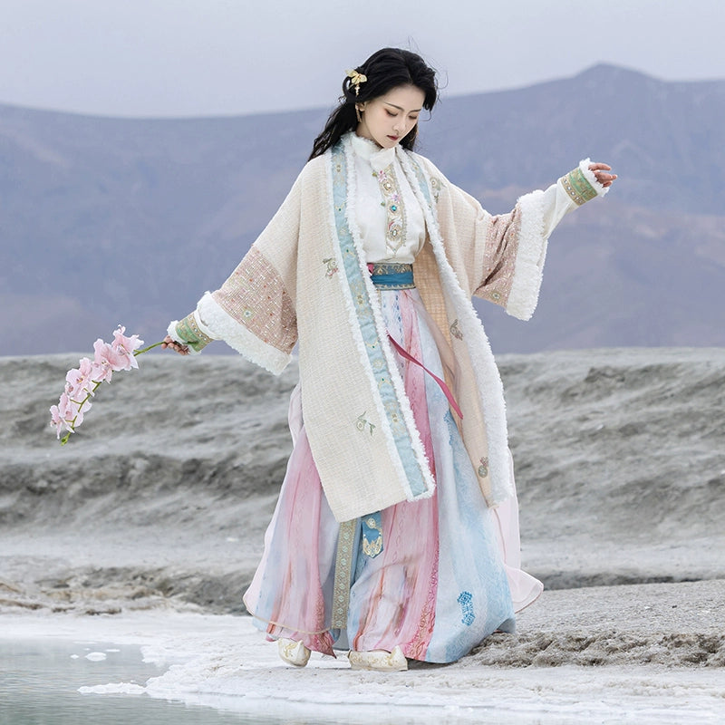 Tianshan Qingyun : Celestial Mountain Noble Clouds