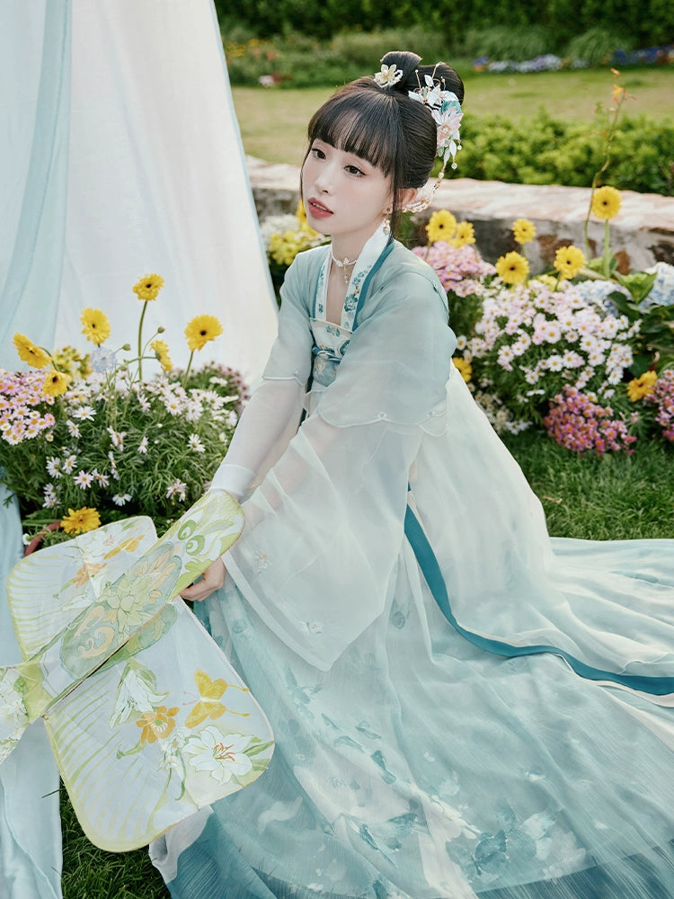 Caimeng Weihun : Sartorial Hauntology