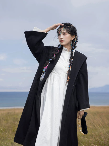 Huachuang Wai : Beyond Blossom Windows