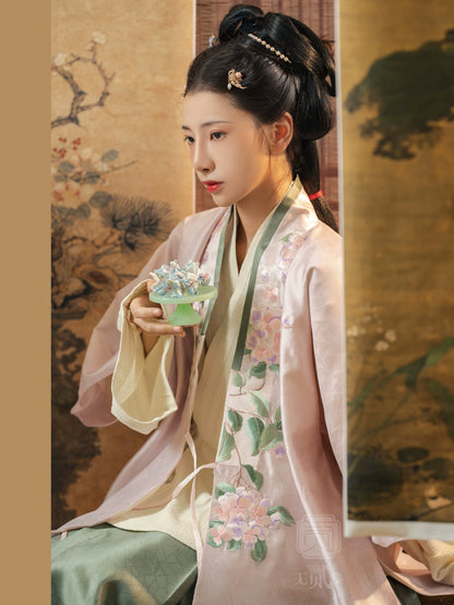 Lookbook Series Jade Ball Cake Autumn Ming Hanfu