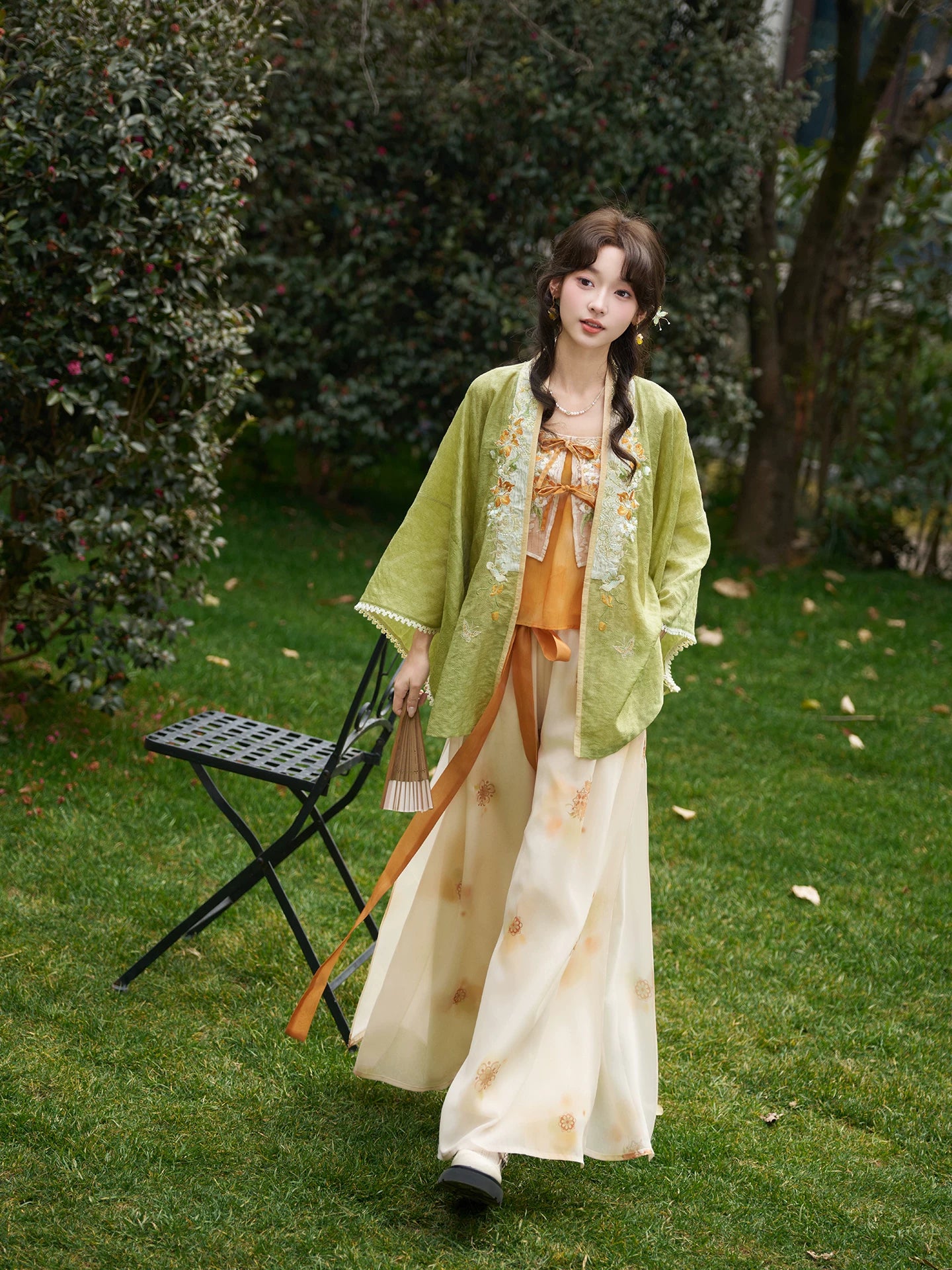 Dai Chun Feng : Wait Spring Wind