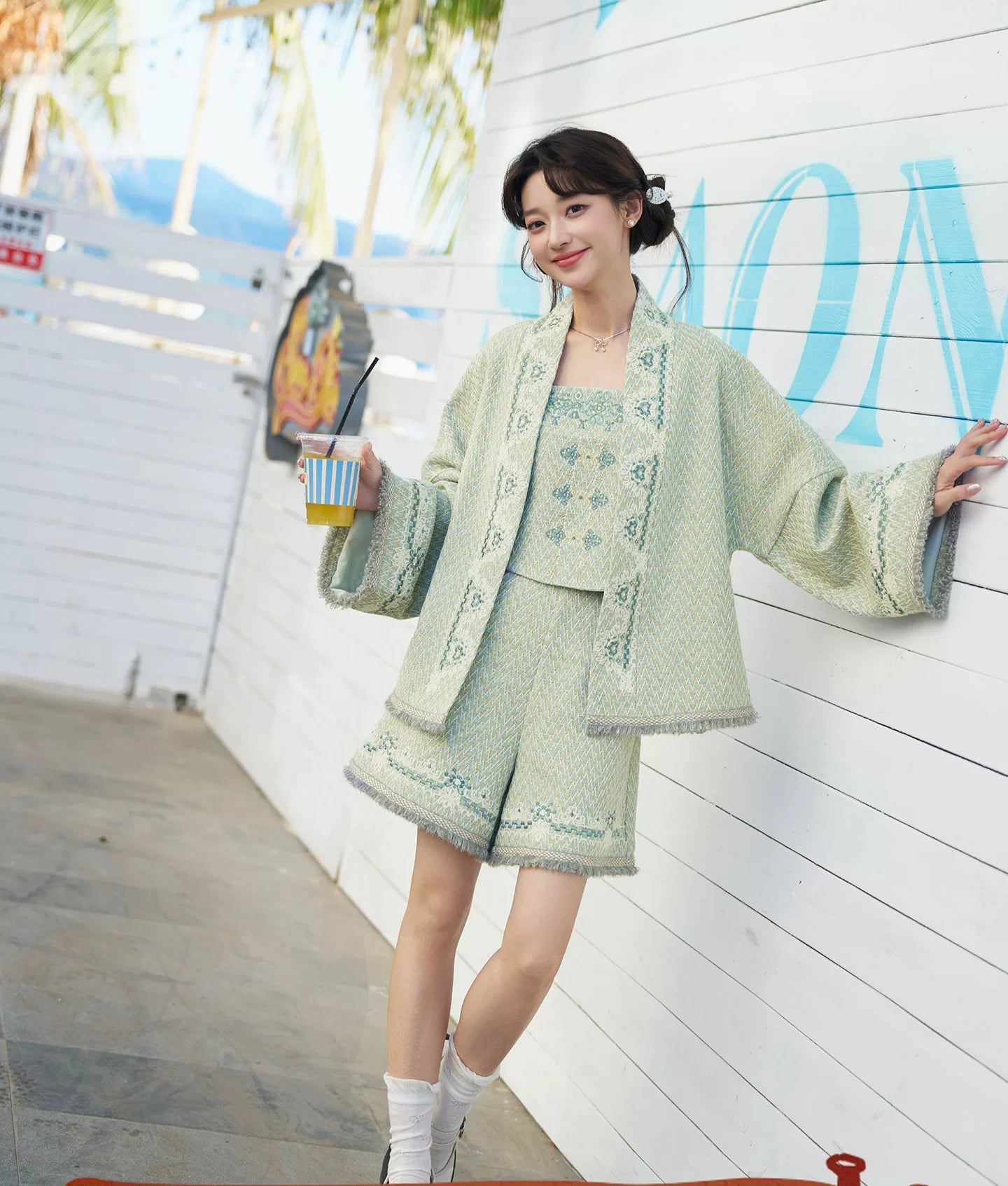 Chun Rong : Spring Plush