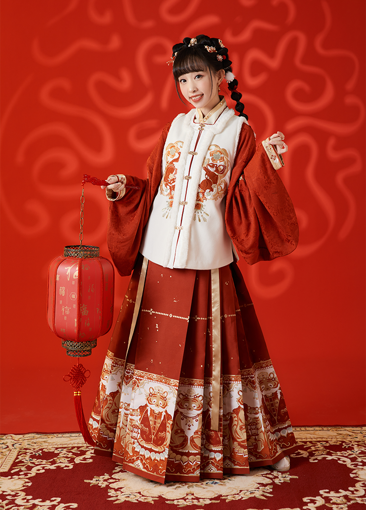 Hu He Xin Chun : Firework-Trail Skirt