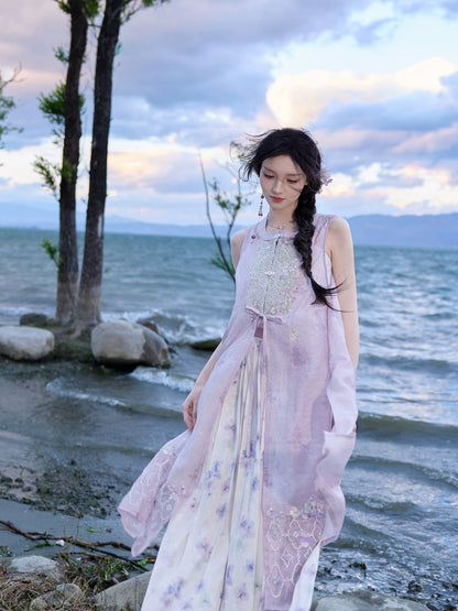 Xiu Luo : Embroidered Vine