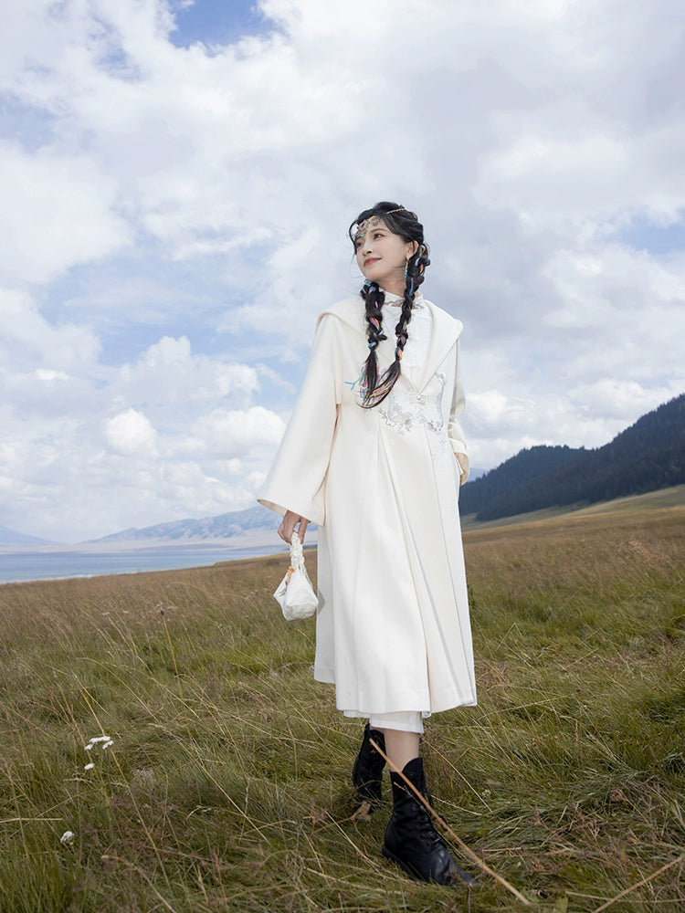 Huachuang Wai : Beyond Blossom Windows