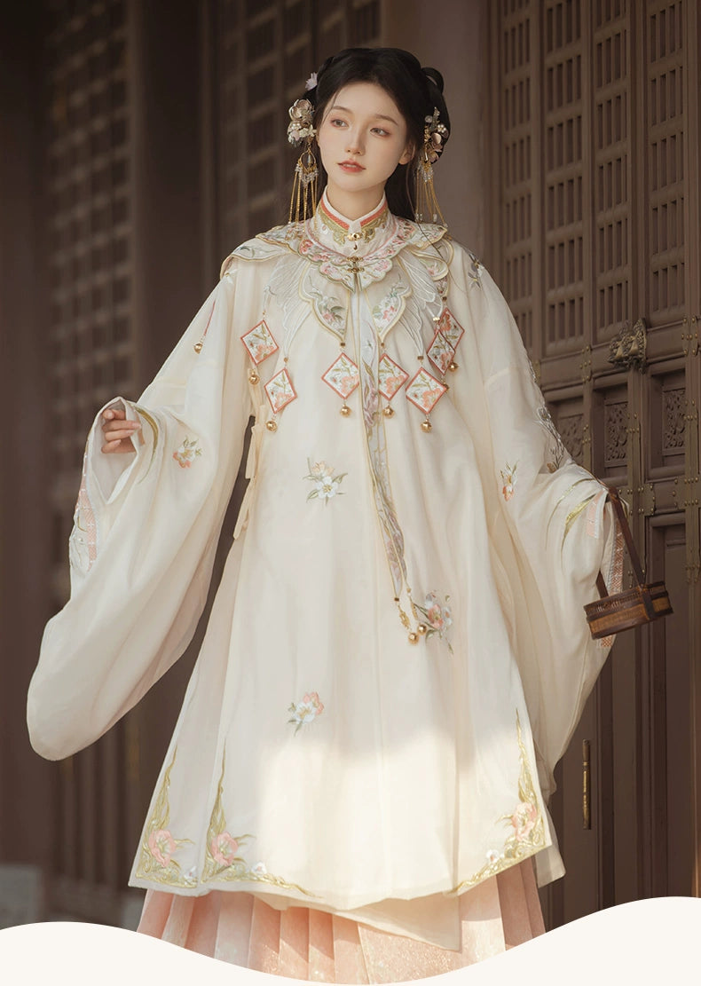 LOOKBOOK SERIES Ming Dynasty Horse Face Skirt Beige Set