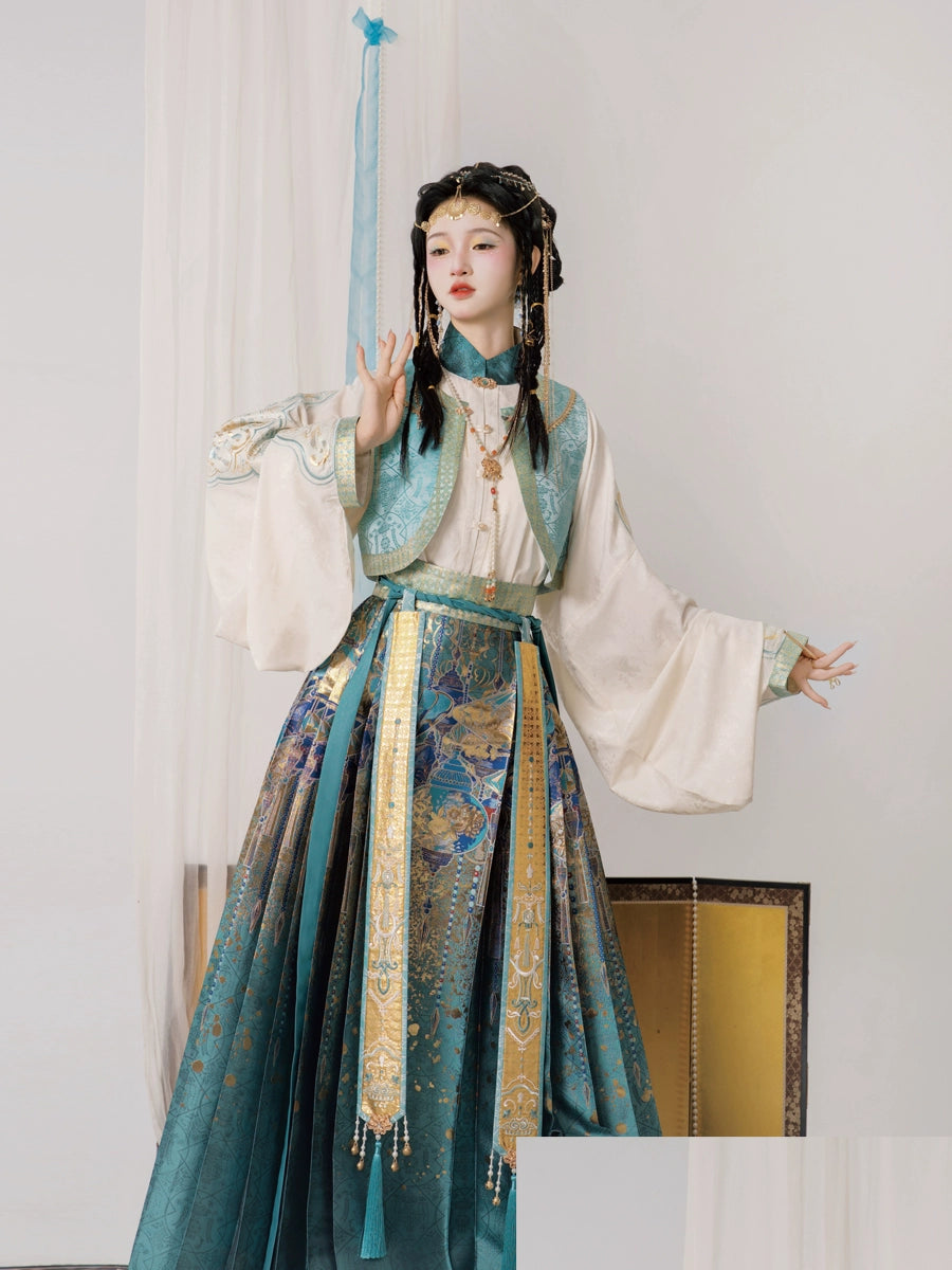 Lookbook Series Glass lamp Autumn Ming Hanfu