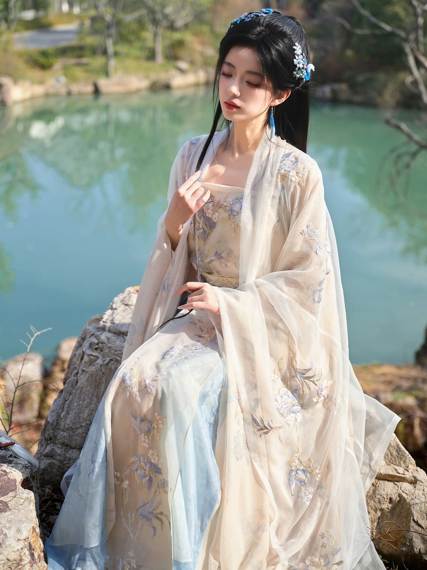 Wu Yin Bu Yan : Mist Veil Silent Haze