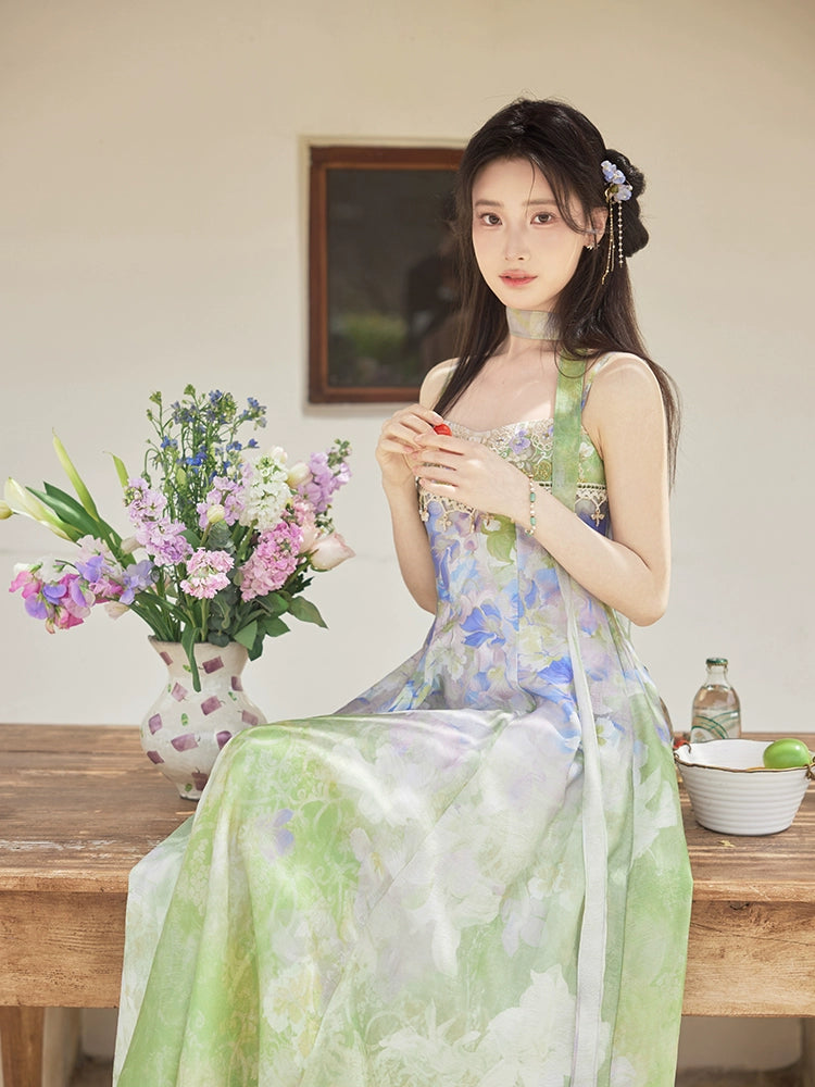 Ru Hua : Wearable Guo Xi Scroll