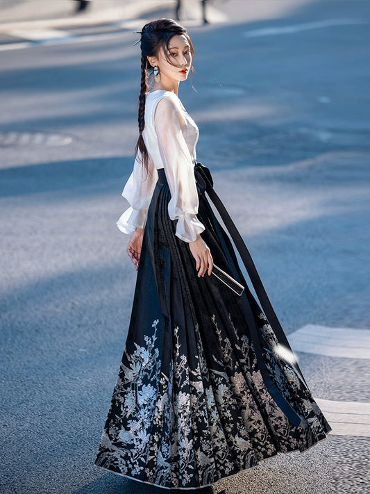 Dreams White Hanfu Horse-Faced Skirt