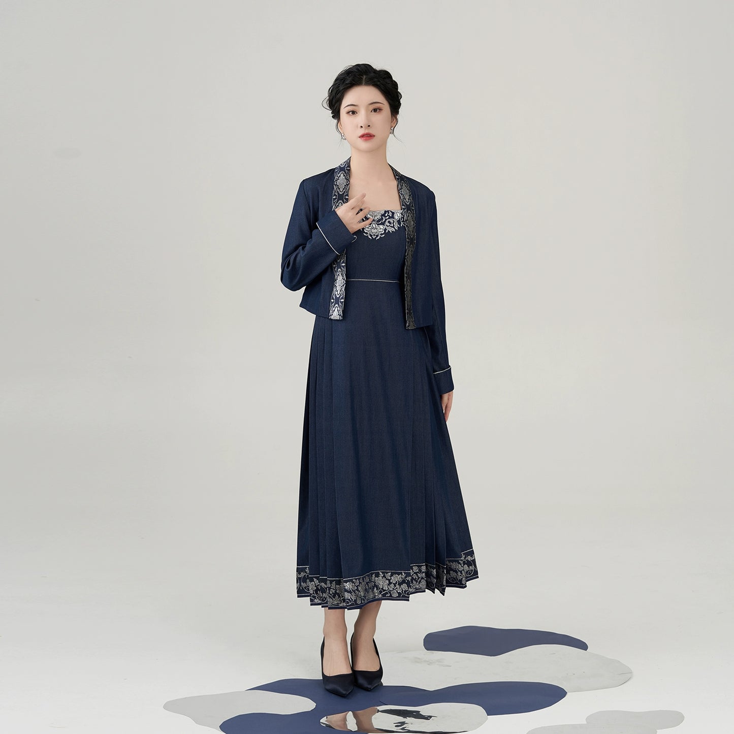 Weaving Modern Hanfu Silver Lin