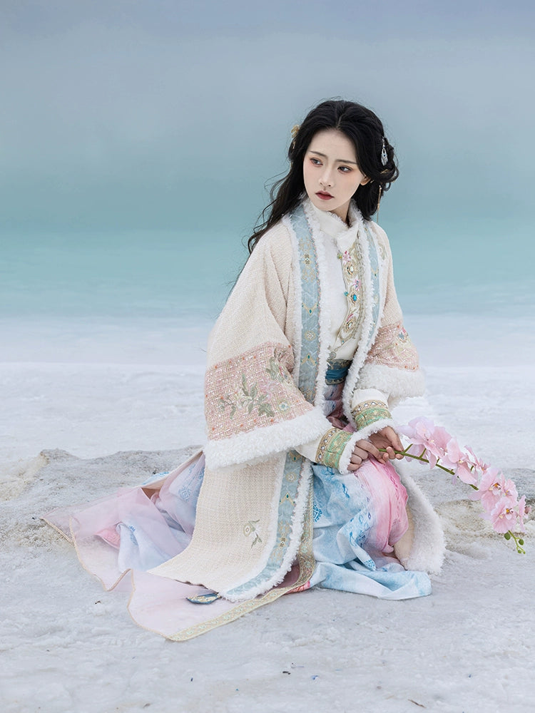 Tianshan Qingyun : Celestial Mountain Noble Clouds