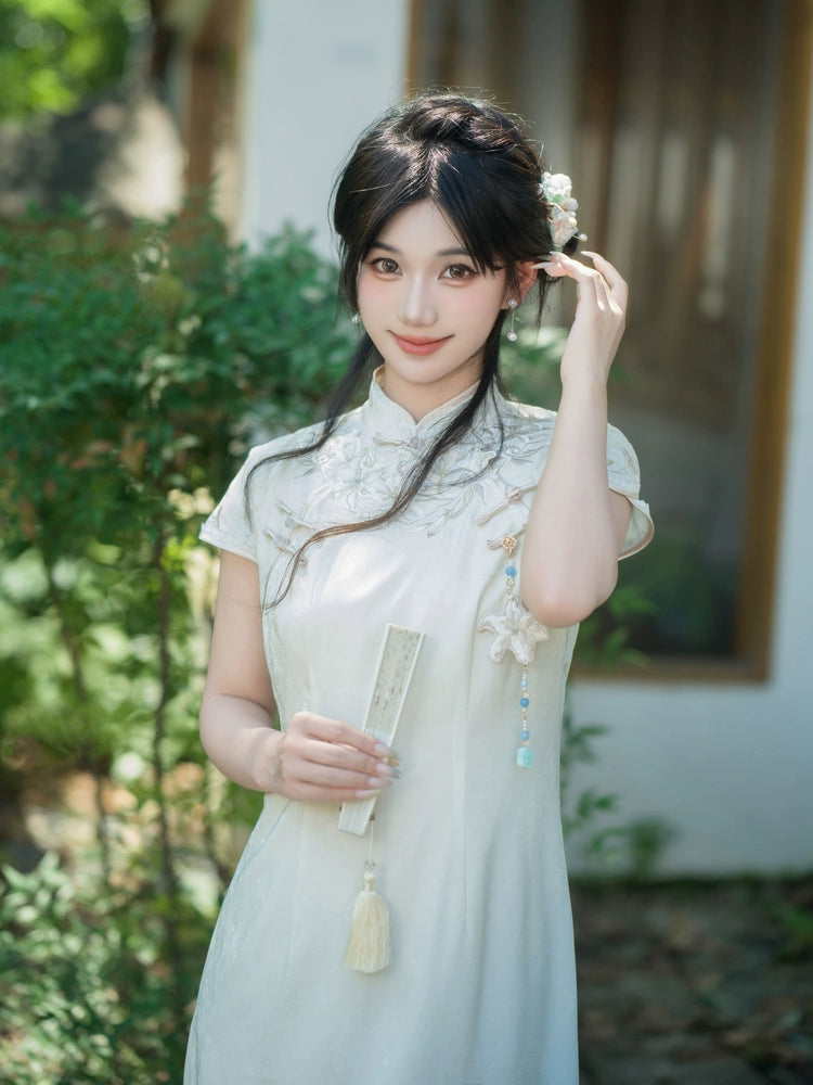 Serene Return Series Field Madonna