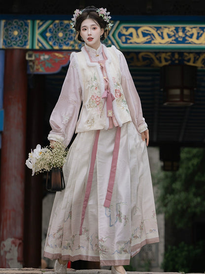 Lookbook Series Hua Ruo Winter Hanfu