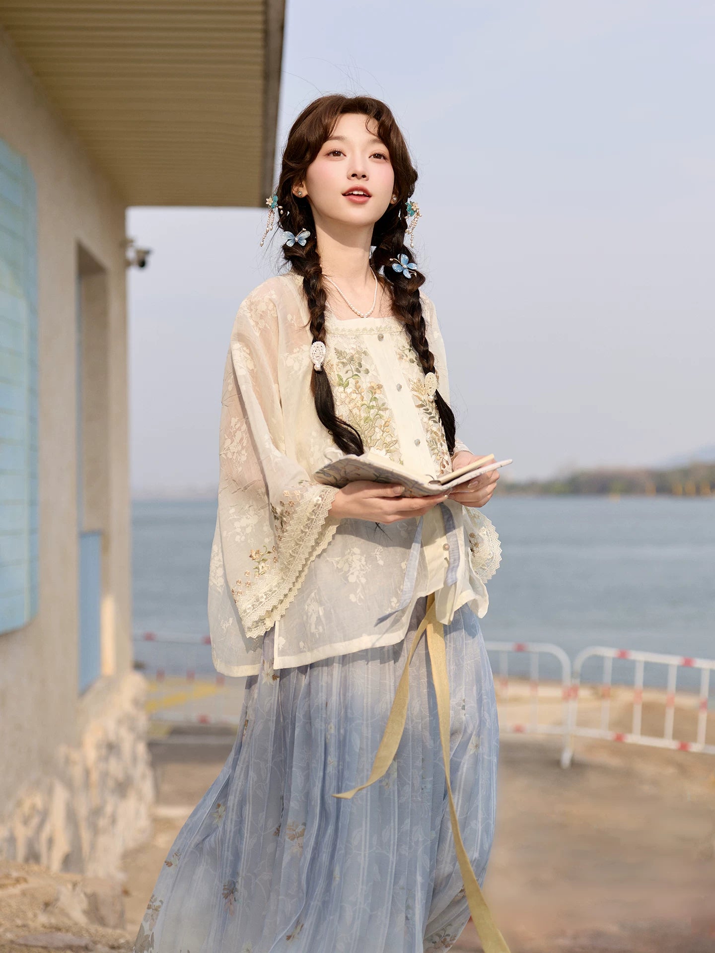 You Feng Chun : Renewed Spring