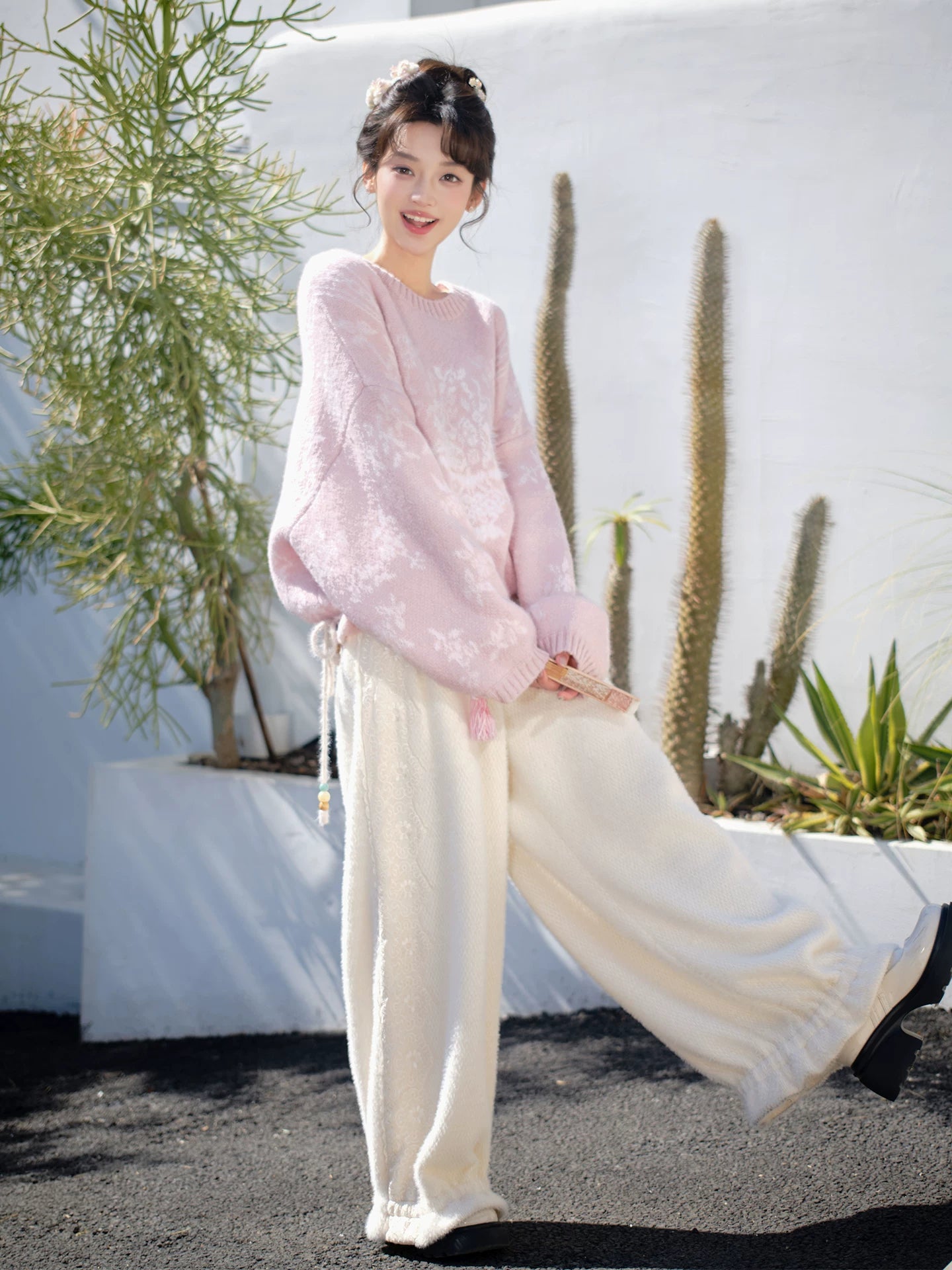 Yu Hua Wu : Dance With Flowers