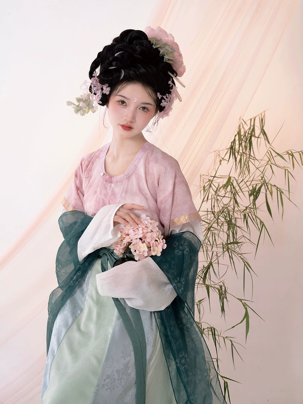 Lookbook Series Underglaze Red Autumn Tang Hanfu