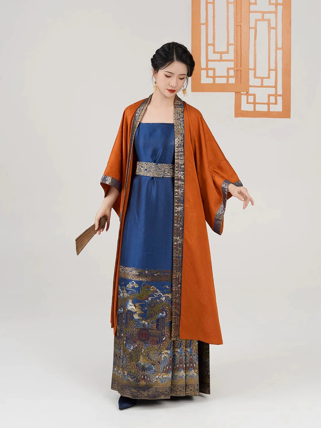 Weaving Modern Hanfu Fulin's Wish