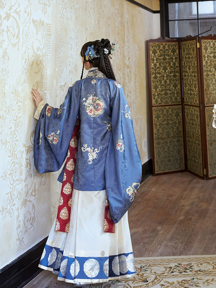 Chunjiang Huayue : Spring River Flower Moon