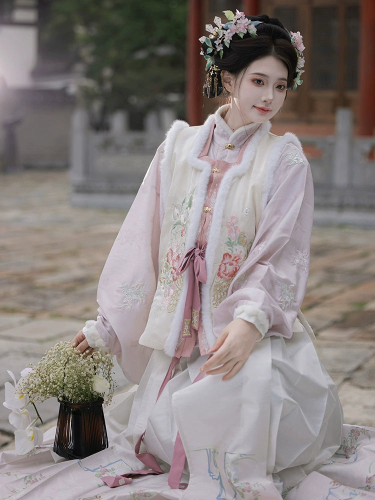 Lookbook Series Hua Ruo Winter Hanfu