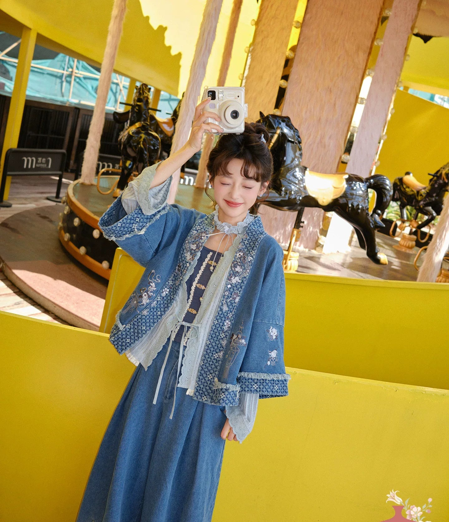 Mu Lan Deng : Orchid Bath Lamp