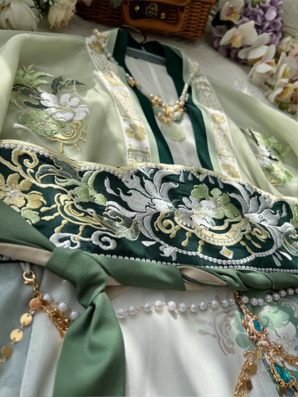 LOOKBOOK SERIES Tang Dynasty Green Shirt Hanfu