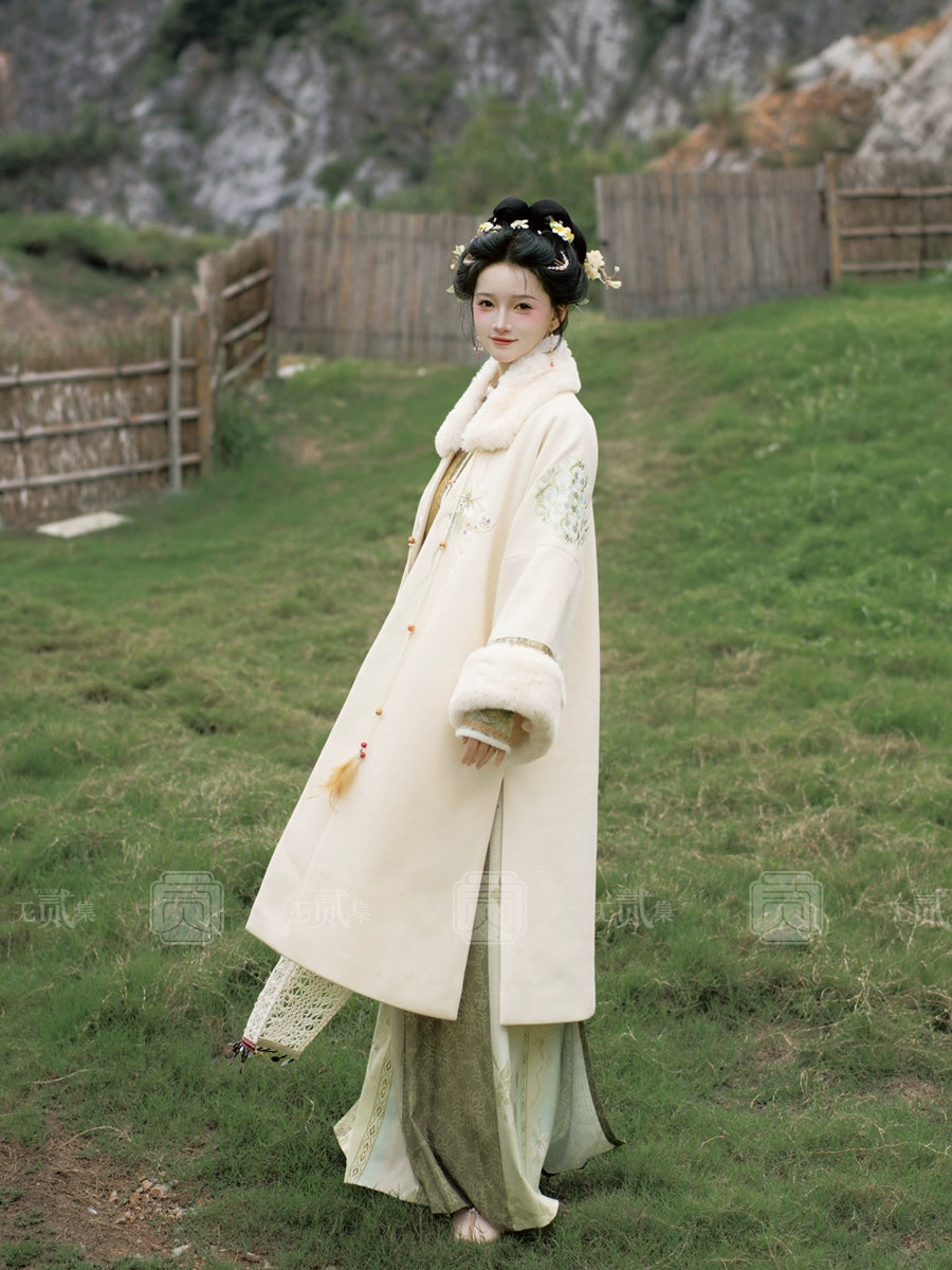 Lookbook Series Daifu Mountain Light Autumn Winter Hanfu