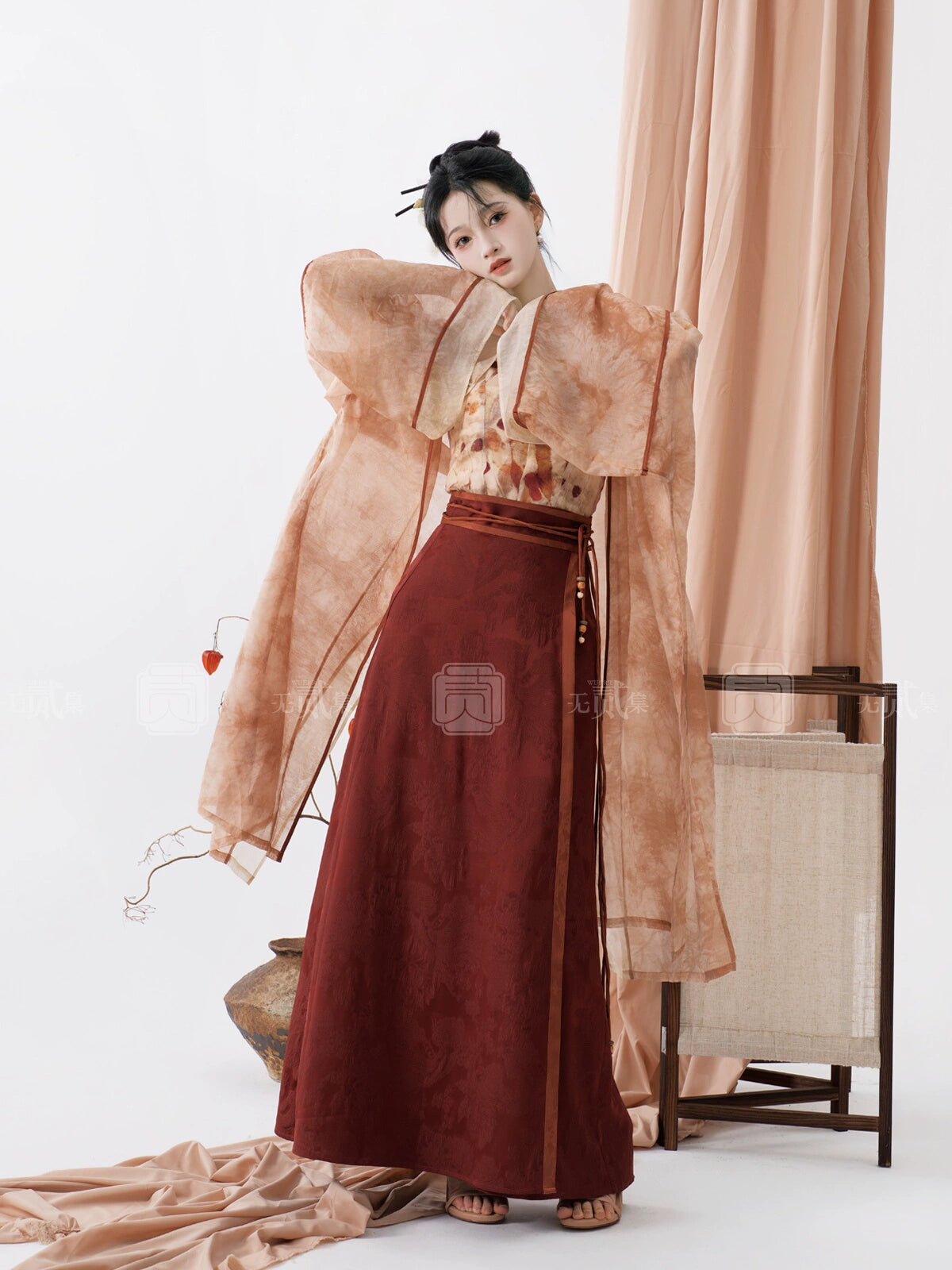 Lookbook Series Tong Dew Autumn Song Hanfu