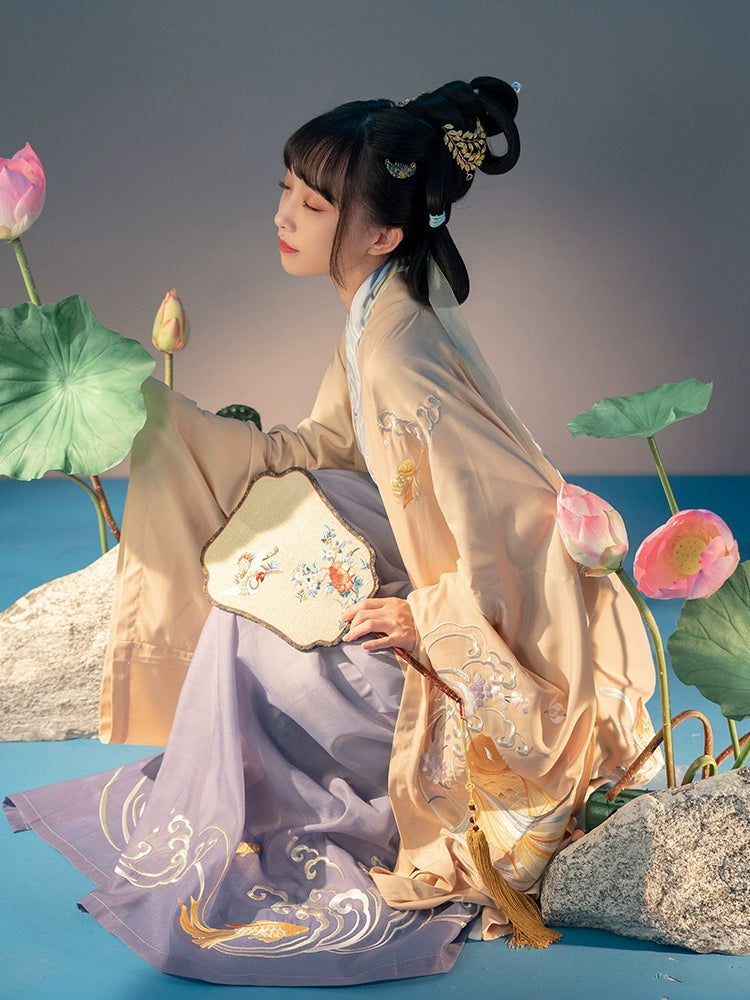 Qing He Jin Li : Iridescent Couple