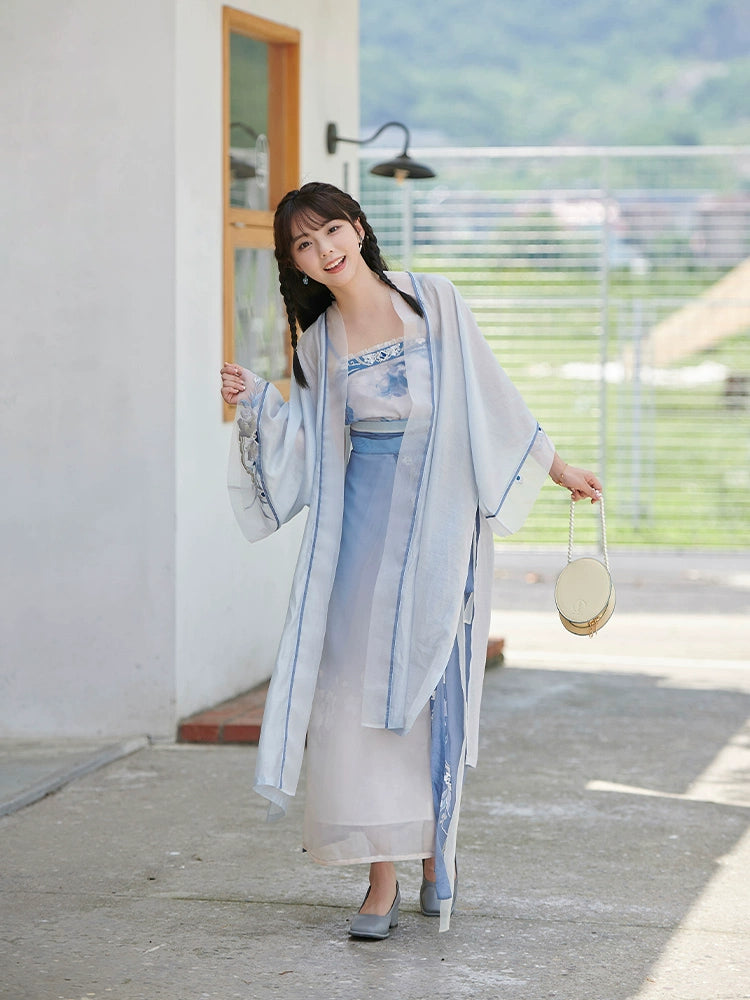 Luo Fangchen : Earthbound Elegance