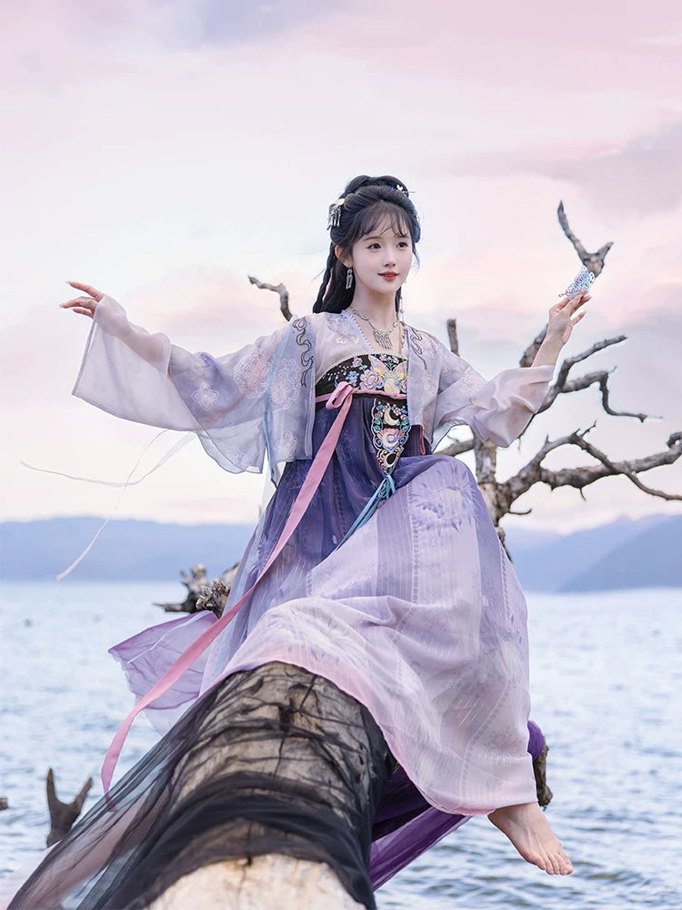 Lookbook Series Chasing Moon Flower Hermit