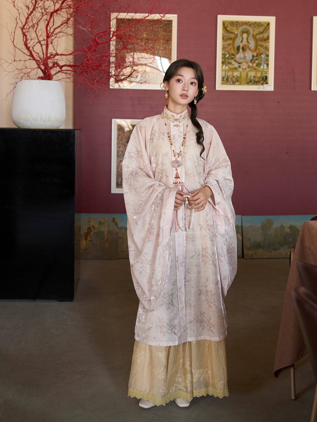 Ying Jin Zhi ：Gilded Branch Reflection