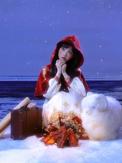Hongyu Yao : Vermilion Jade Ballad-Cape