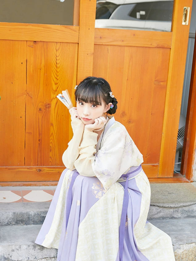 Luoshen Huashi : Luo Goddess' Floral Affairs
