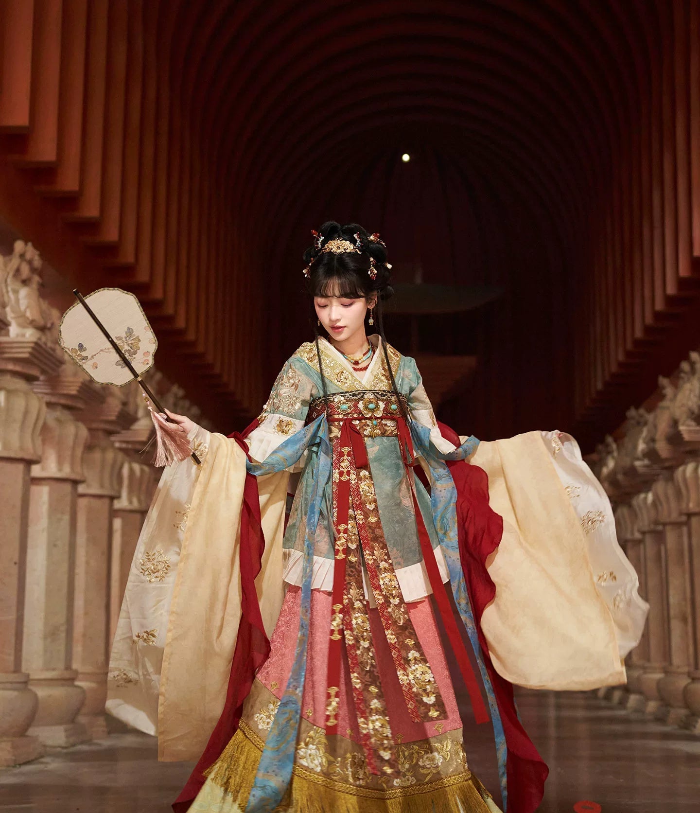 Qing Luan Bao Ping : Azure Phoenix Treasure Vase