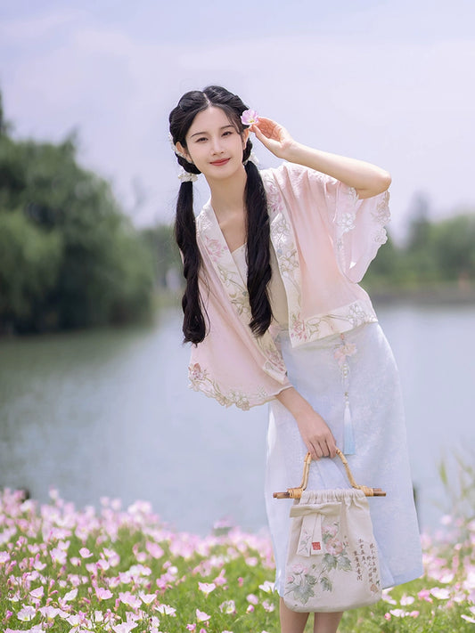 Mi Tao Qi Pao : Effervescent Bloom