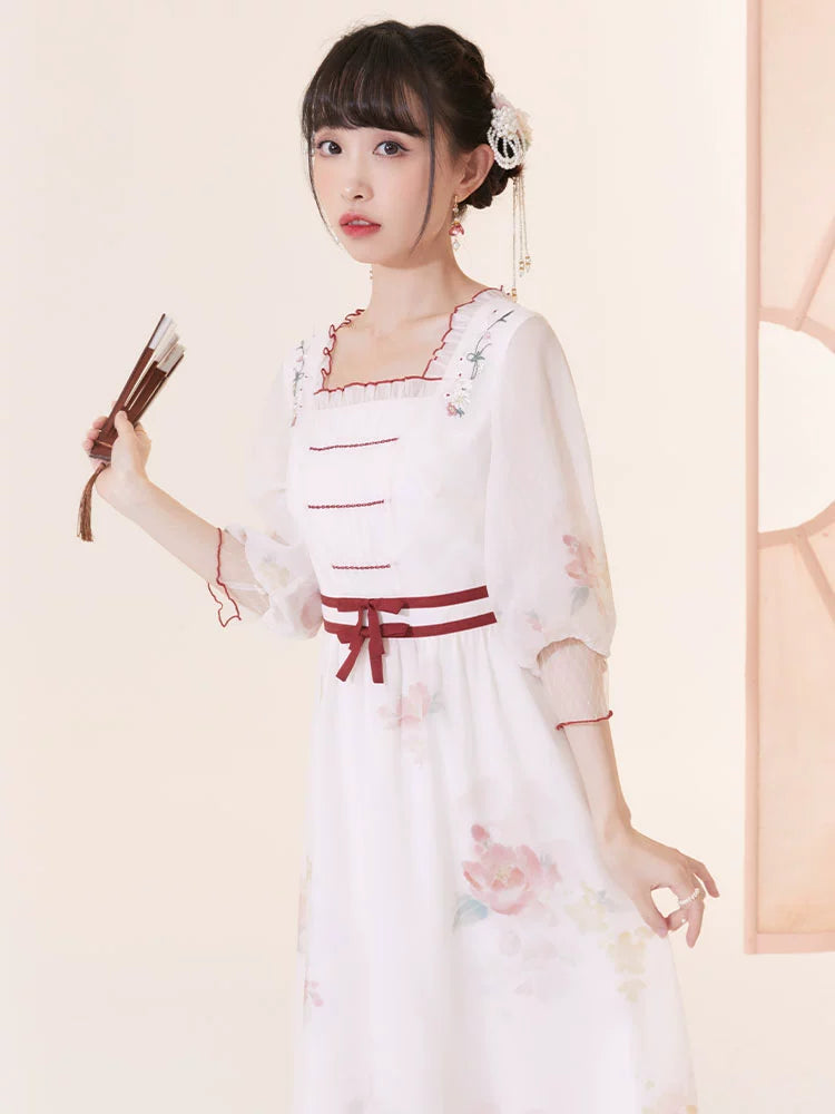 Banzhan Hong : Half-Unfurled Crimson