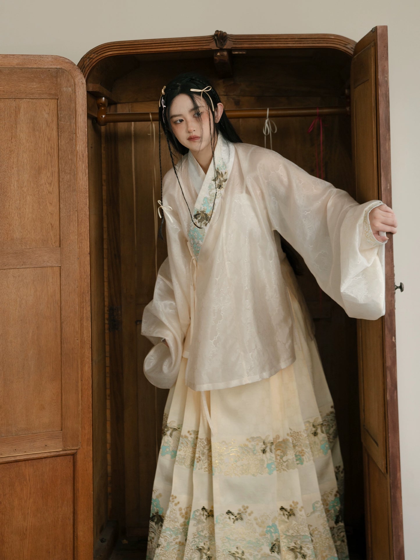 Lookbook Series Strings High-Grade Fabrics Ming Dynasty Hanfu GOLD