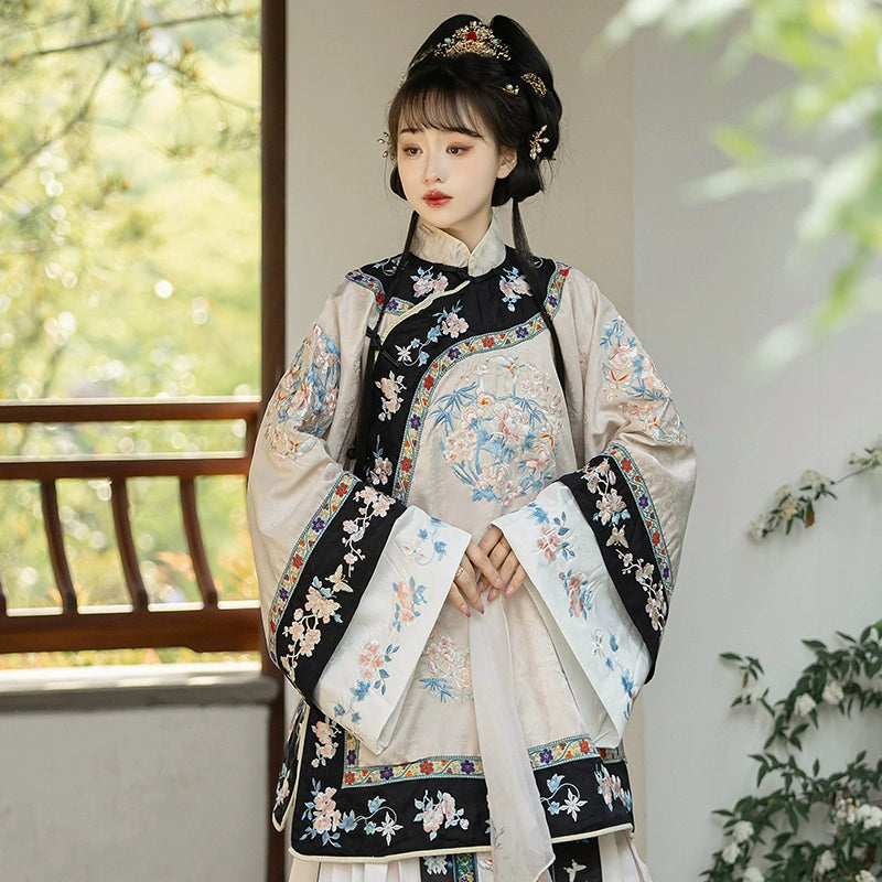 Lookbook Series Qing Han Women Embroidered Horse-Faced Skirt