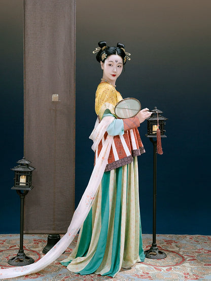 Lookbook Series Palace Tang Dynasty Hanfu Gold Stained Screen